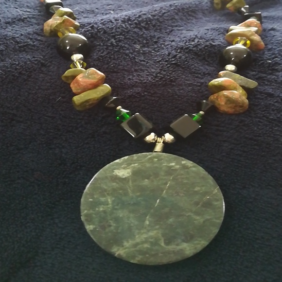 Jade Jewlery Set - Picture 3 of 7